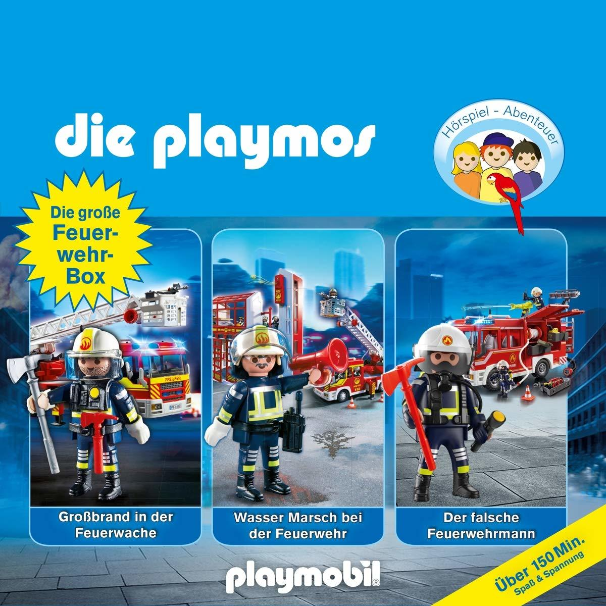 Playmobil-Spielset: Feuerwehrleute und Feuerwehrautos. Blauer Hintergrund, Cartoon-Stil.