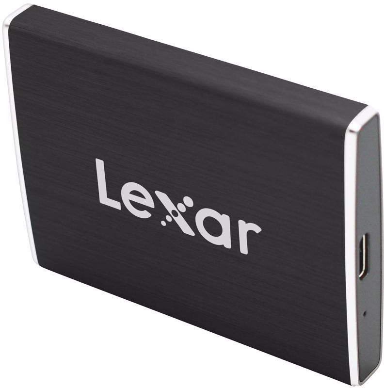 SSD externe Lexar noir. L'appareil est rectangulaire avec un logo et un port USB.