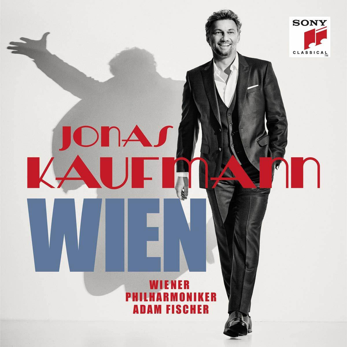 Albumcover mit Jonas Kaufmann. Er trägt einen Anzug; Text: 'Jonas Kaufmann Wien'.
