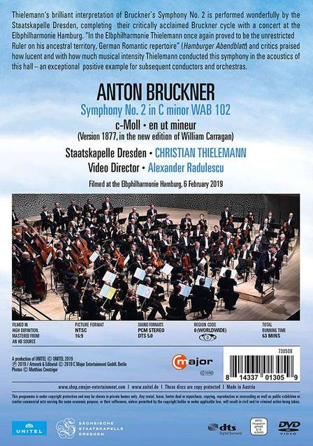 DVD-Cover mit Text und einem Orchester, das in einem Saal auftritt. Der Titel ist auf Deutsch.