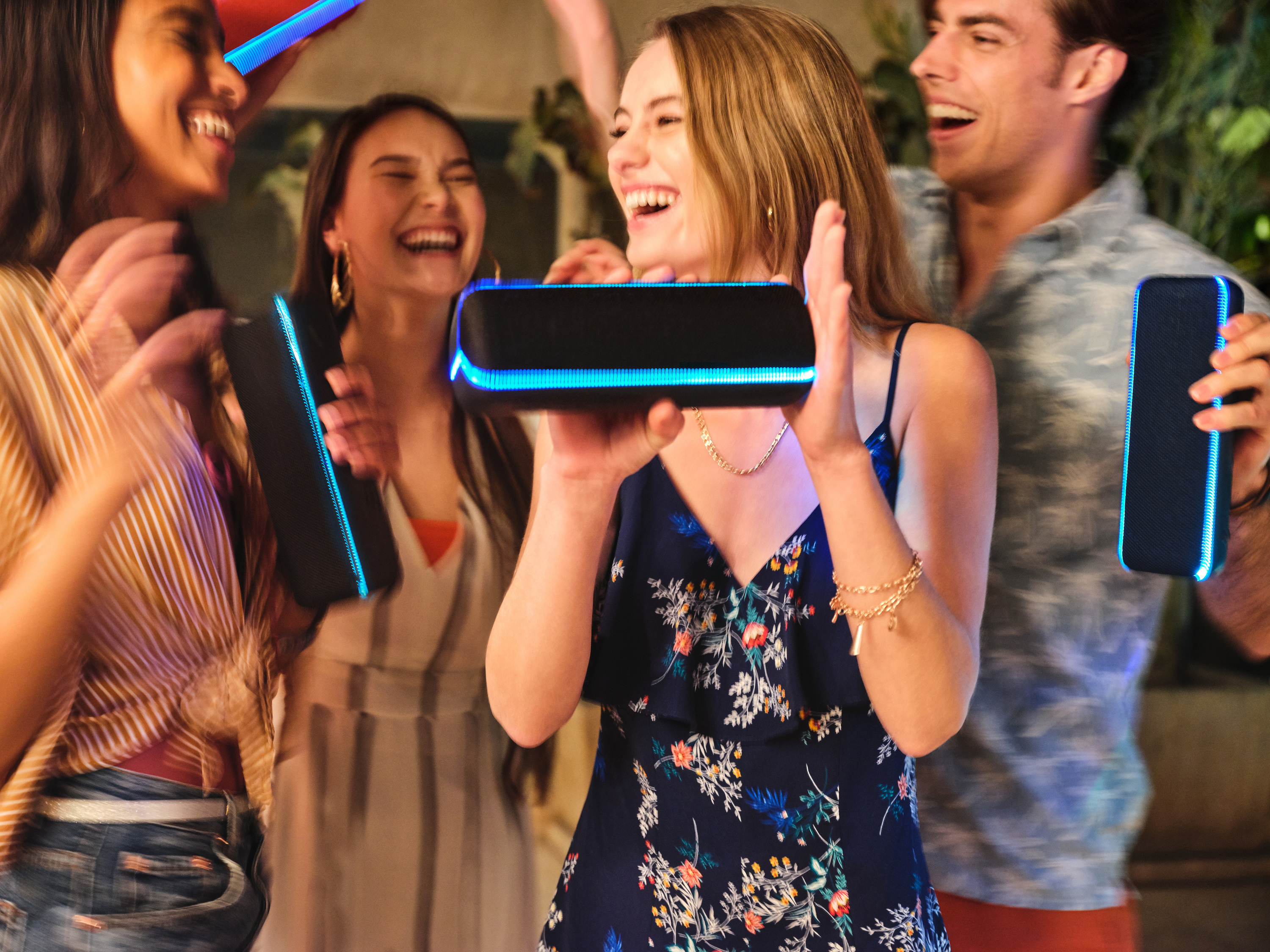 SONY SRS-XB32 Wireless Party Chain Bluetooth Lautsprecher, Schwarz, Wasserfest