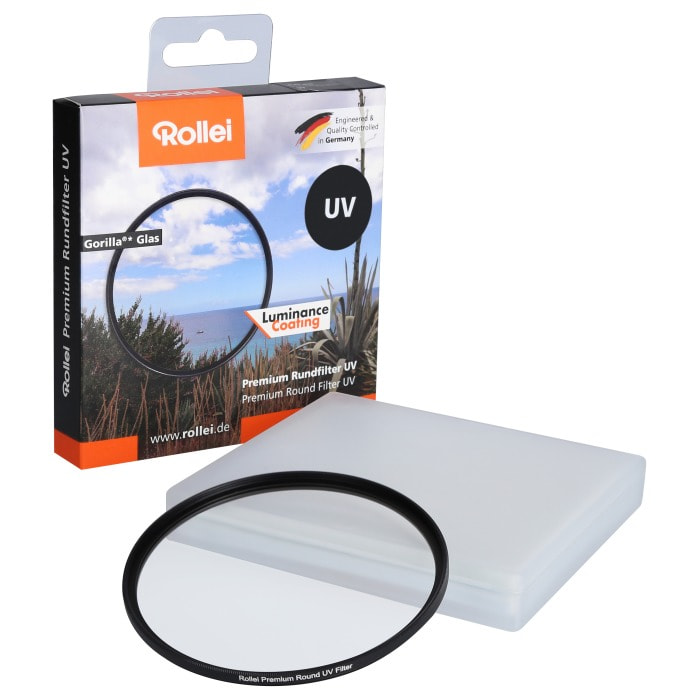 Een UV-filter met een zwart frame en helder glas, met een witte doos.