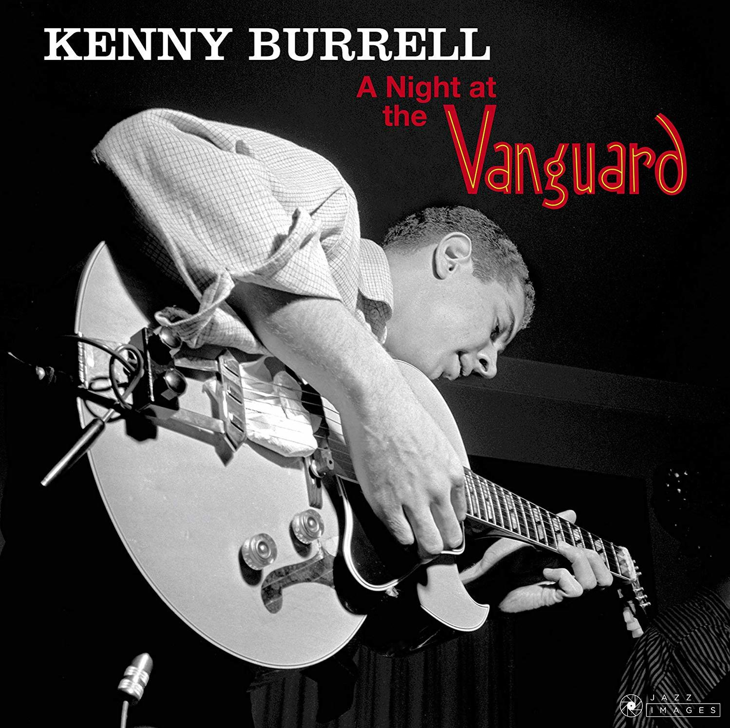 Kenny Burrell spielt Gitarre, Albumcover mit Text "A Night at the Vanguard".