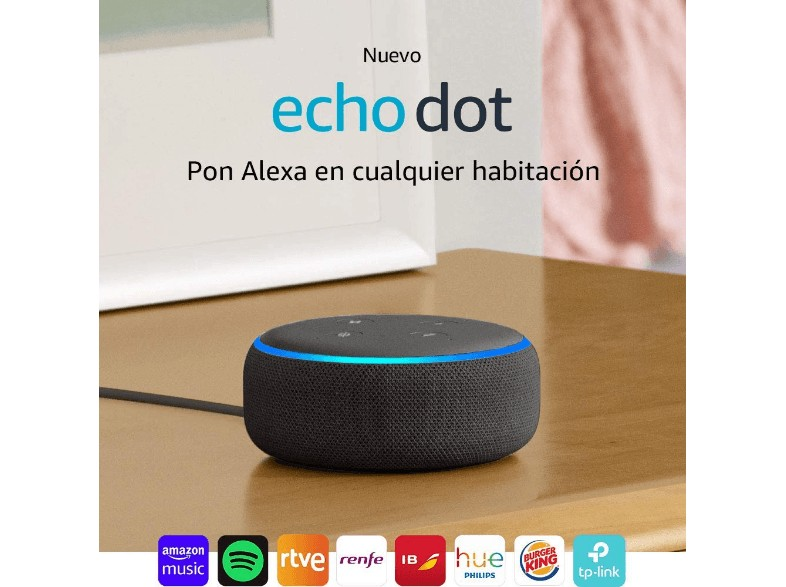 Echo Dot negro en una mesa, con luz azul. El texto dice: 'echo dot'.
