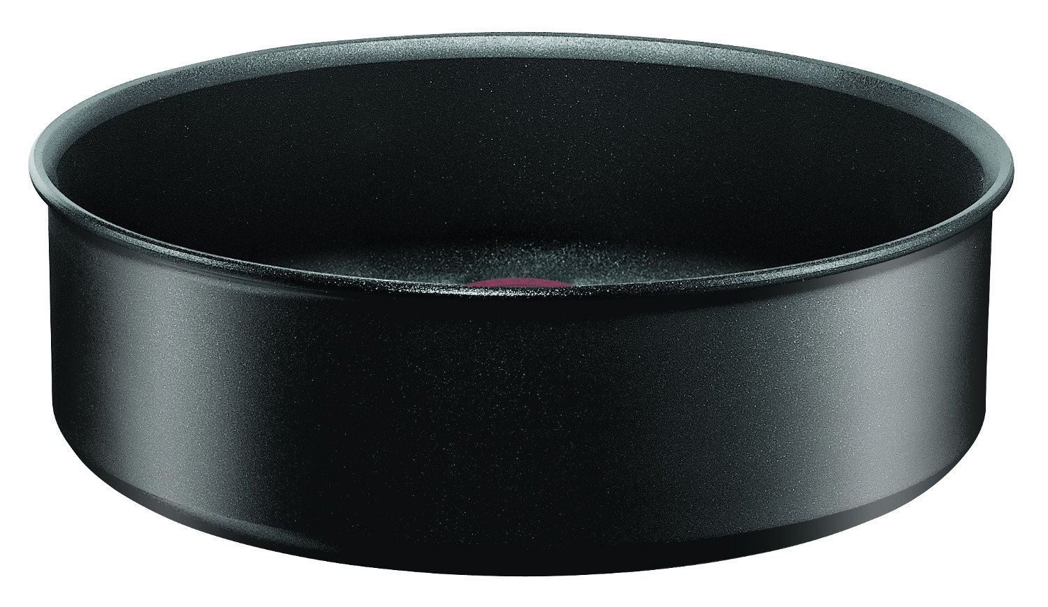 Une casserole noire. La casserole est ronde et a une finition mate. Elle se dresse sur fond blanc.