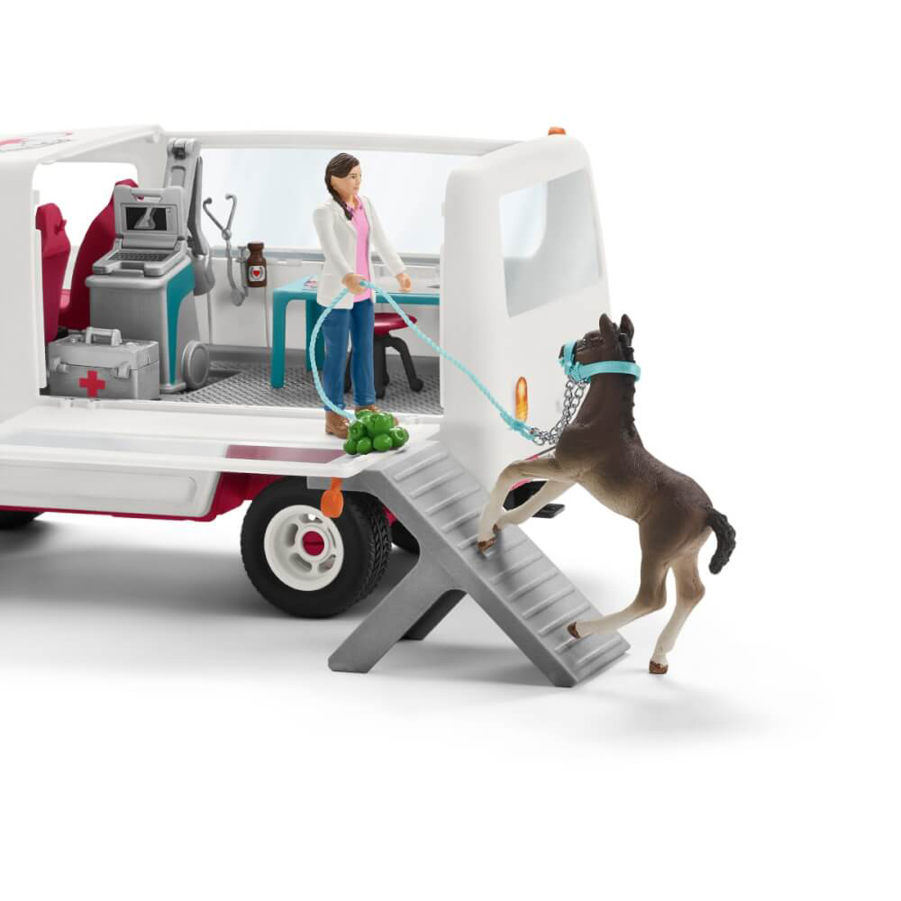 SCHLEICH HC Mobile Tierärztin m.Hannoveraner Fohl Spielfigur Mehrfarbig
