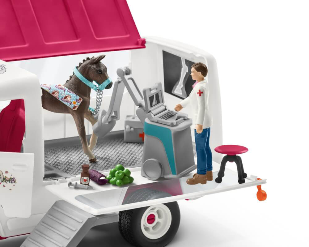SCHLEICH HC Mobile Tierärztin m.Hannoveraner Fohl Spielfigur Mehrfarbig