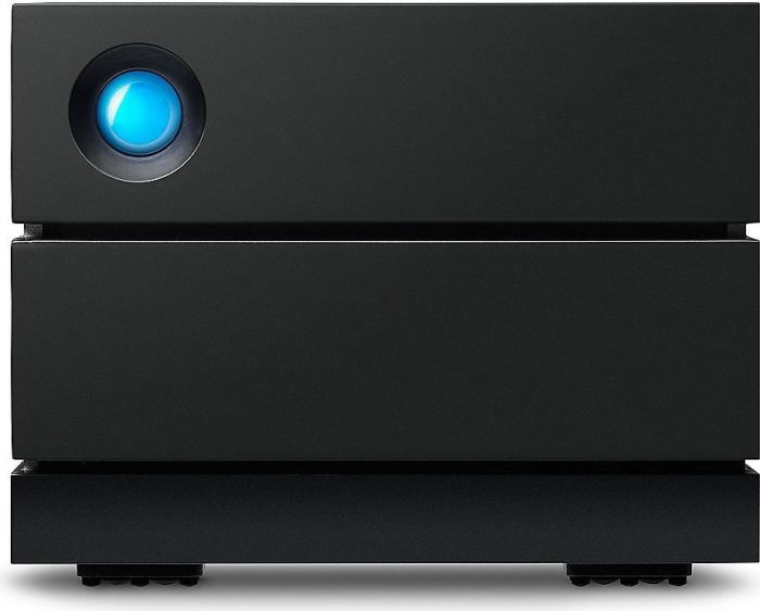 Eine schwarze Festplatte mit einem blauen Licht an der Vorderseite. Das Gerät ist rechteckig und robust.