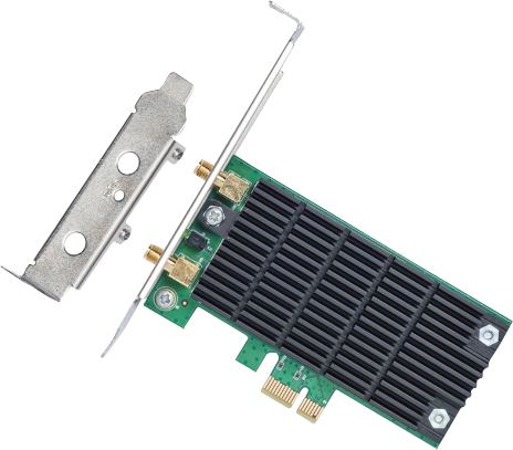 Computerhardwarekomponente mit mehreren Anschlüssen und schwarzem Kühlkörper.