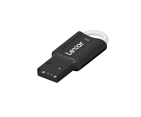 Üzerinde beyaz bir halka ve Lexar logosu bulunan siyah bir Lexar USB sürücüsü.