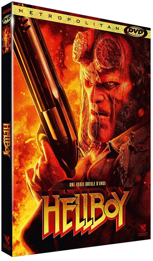 DVD-cover van Hellboy met een pistool, met vlammen op de achtergrond. Rode en zwarte kleuren.