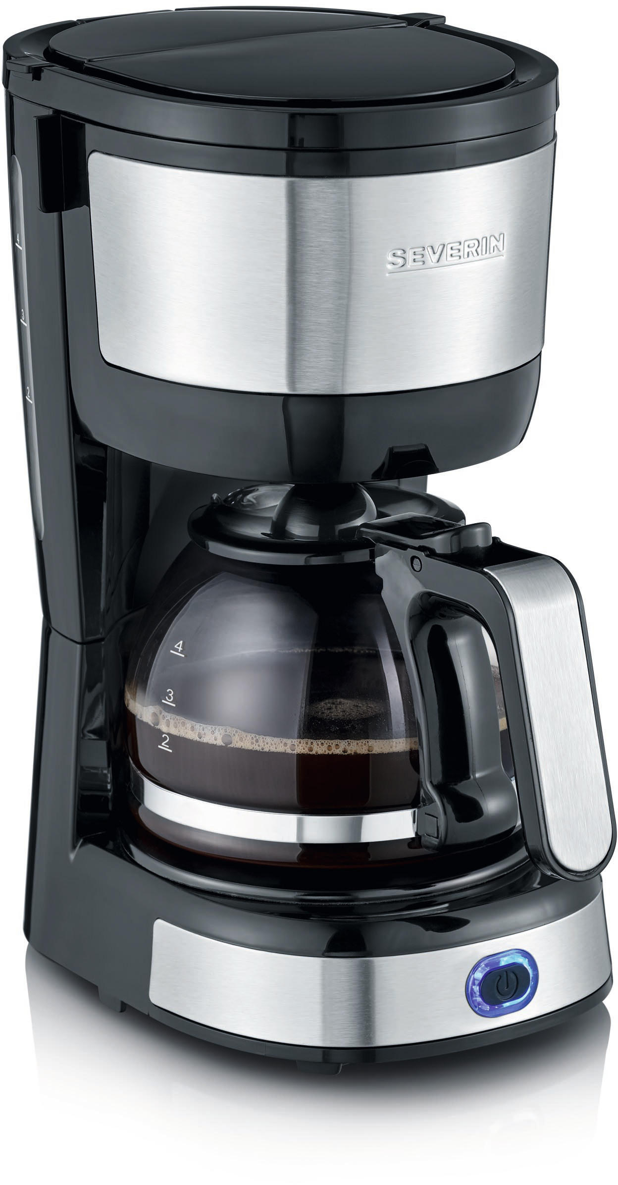 Schwarz-silberne Kaffeemaschine. Sie hat eine Glaskaraffe und eine Steuertaste.