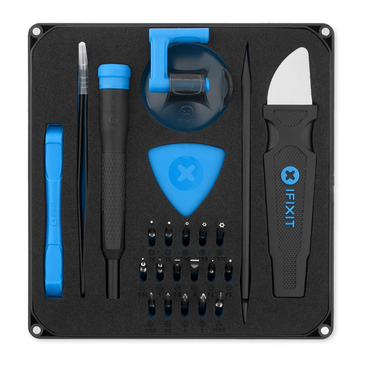 Ein Set von Reparaturwerkzeugen in einem schwarzen Koffer. Die Werkzeuge sind blau und schwarz.