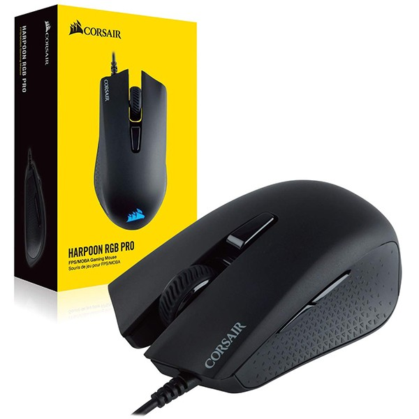 Ratón gaming Corsair negro con caja. El ratón tiene un agarre texturizado y un logotipo con cable.