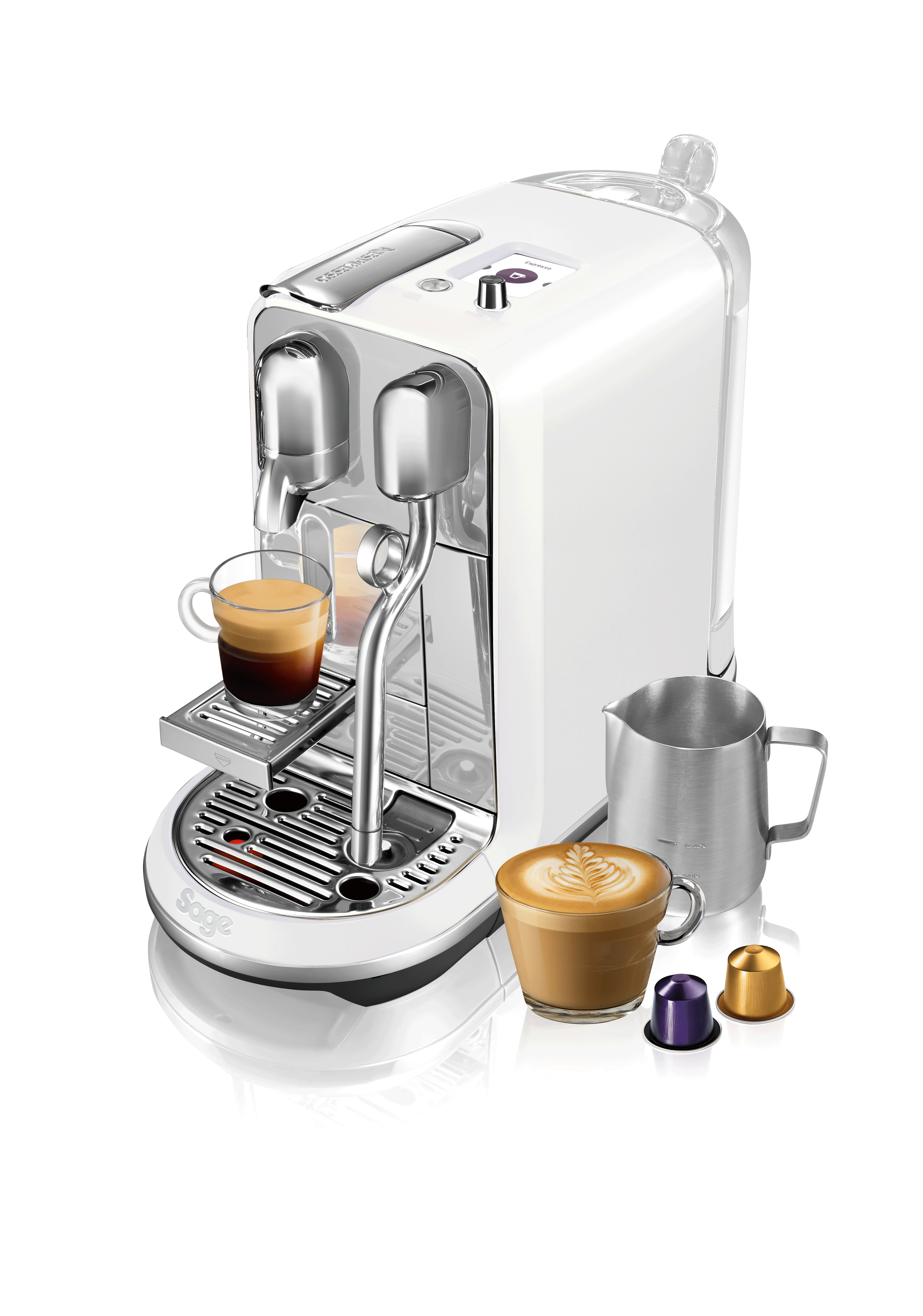 Macchina da caffè Sage bianca con due tazze di caffè. Sfondo bianco.