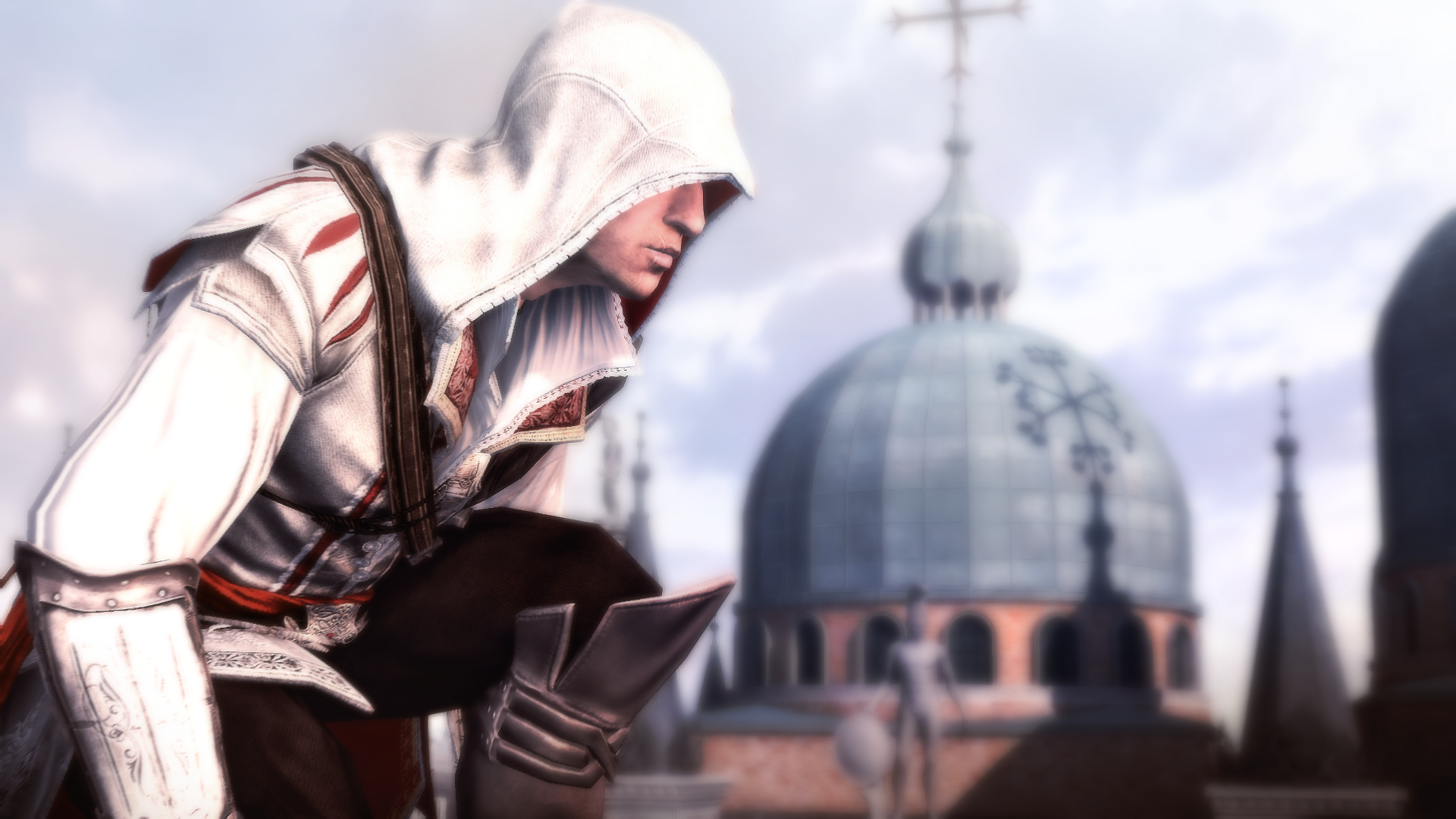 Personnage d'Assassin's Creed sur un toit, décor de ville avec un dôme et vue du ciel.