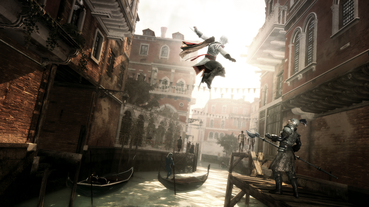 Scène d'Assassin's Creed, personnage sautant au-dessus d'un canal, bâtiments et personnages médiévaux.