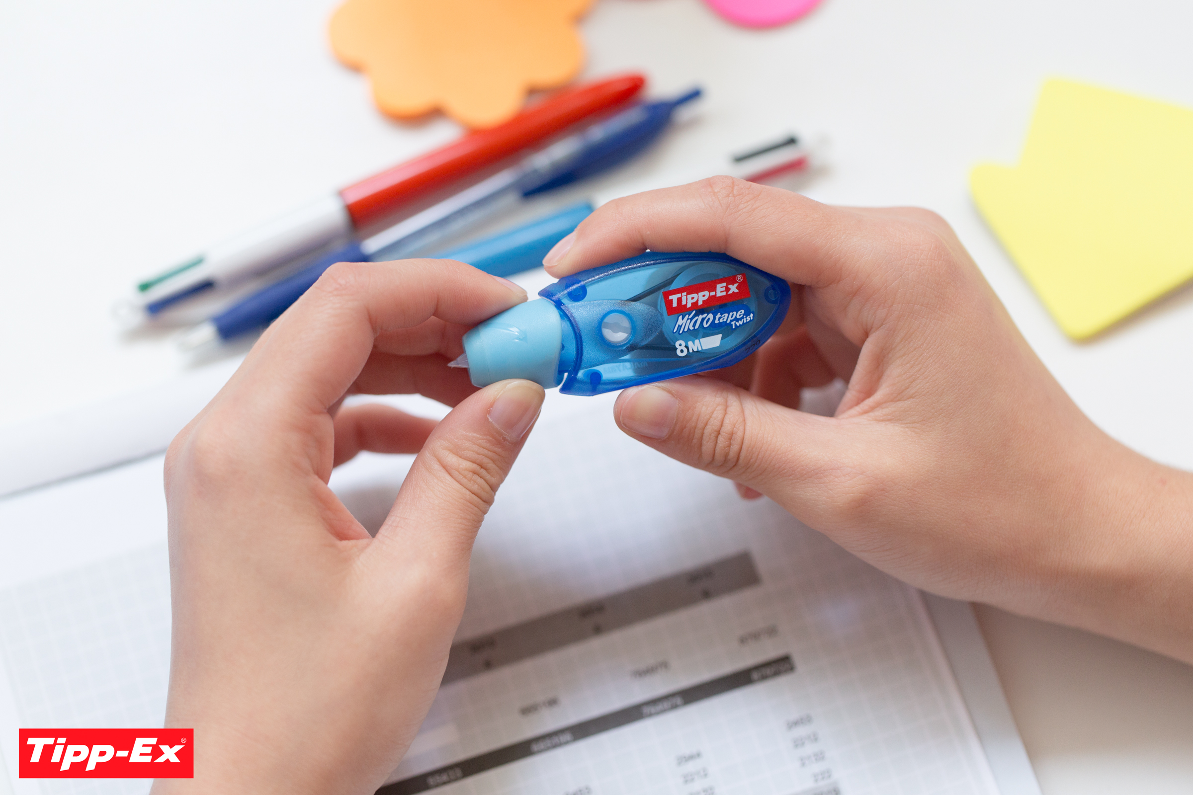BIC Tipp-Ex Micro Tape Twist Korrekturroller Blau oder Rot (Farbauswahl nicht möglich)