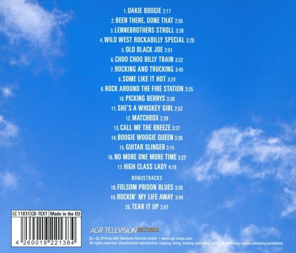CD-Rückseite mit Titelliste über blauem Himmel mit weißen Wolken.