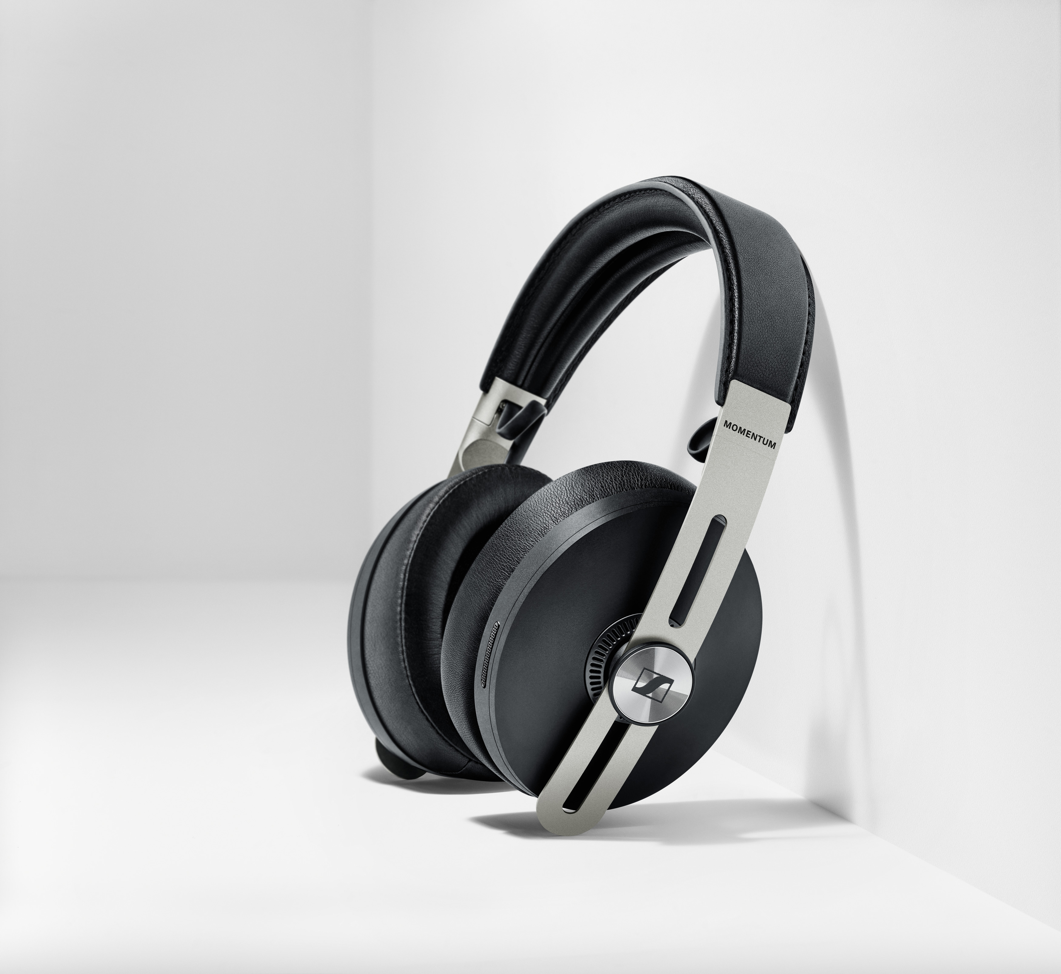 SENNHEISER New MOMENTUM Wireless Noise Cancelling, Over-ear Kopfhörer Bluetooth Schwarz