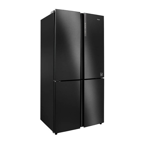 Refrigerador Haier negro con cuatro puertas, foto de estudio.