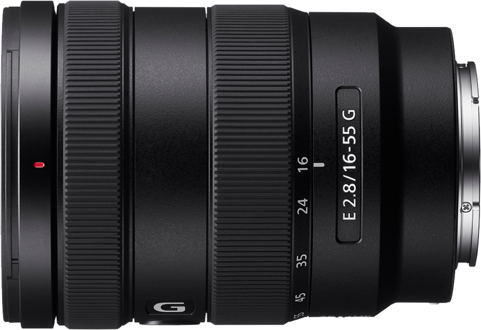 Schwarzes Kameraobjektiv, Seitenansicht, mit Skalenmarkierungen und dem Text 'E 2.8/16-55 G'.