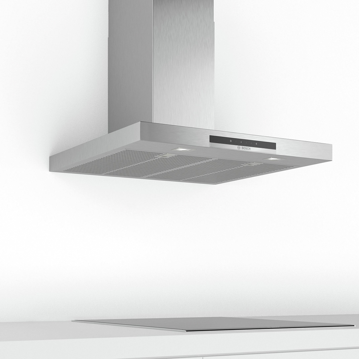 Una campana extractora de acero inoxidable con un panel de control negro, montada en una pared blanca.