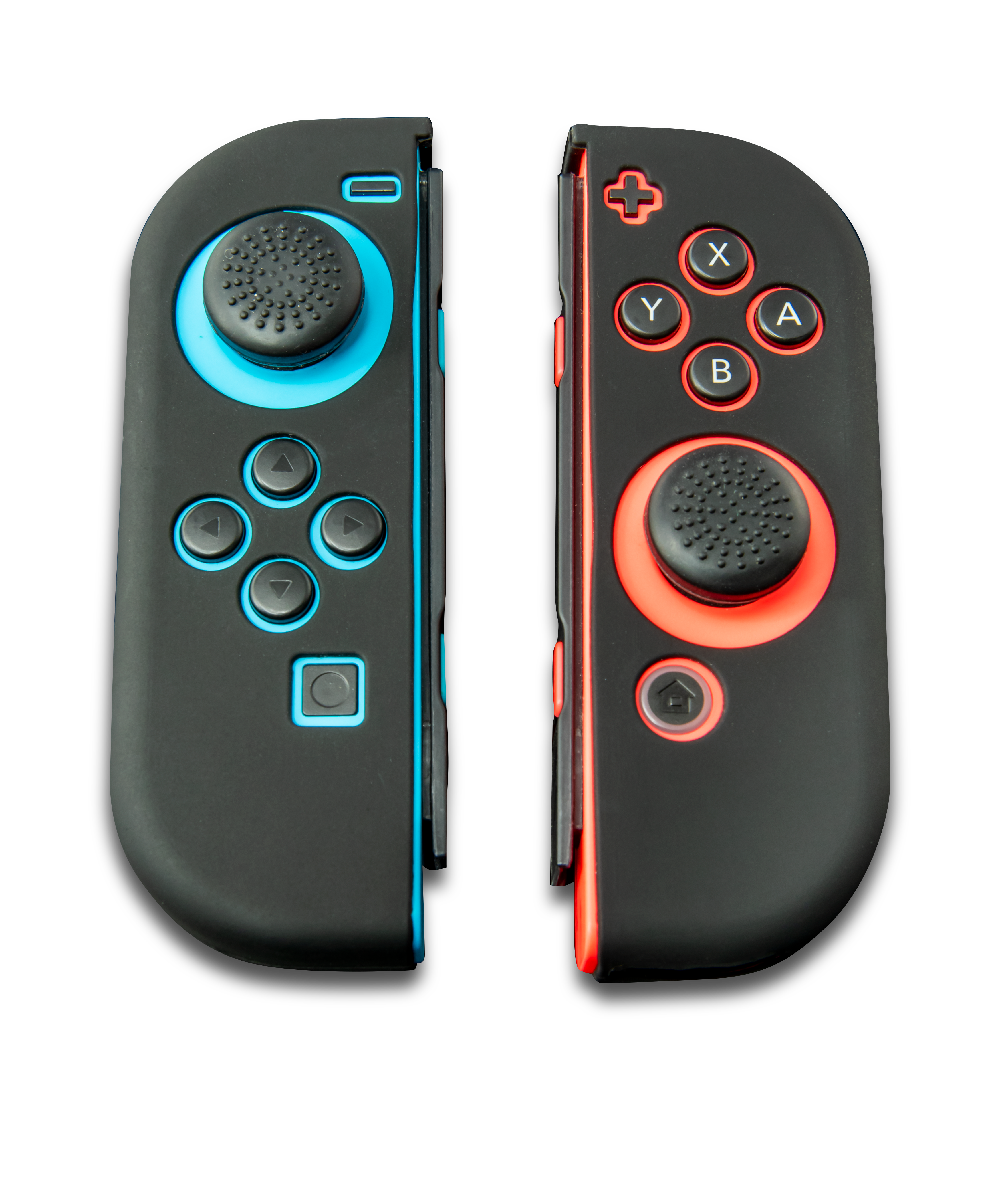 Zwei schwarze und farbige Nintendo Switch Joy-Con-Controller auf schwarzem Grund.