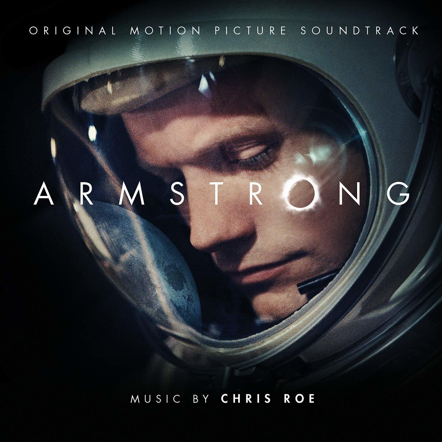 Affiche de film avec astronaute dans casque, visage visible, 'Armstrong'.