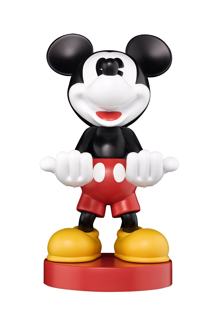 Mickey Mouse Figur mit schwarzem Körper und Ohren, roter Hose, gelben Schuhen und weißen Handschuhen. Steht auf roter Basis.