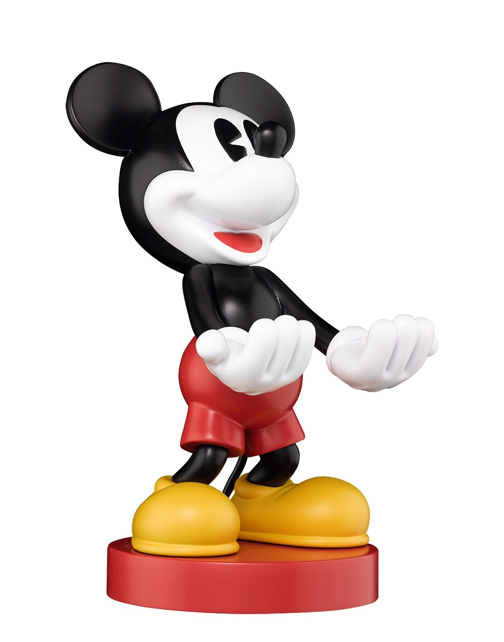 Mickey-Mouse-Figur in Shorts, stehend auf roter Basis.