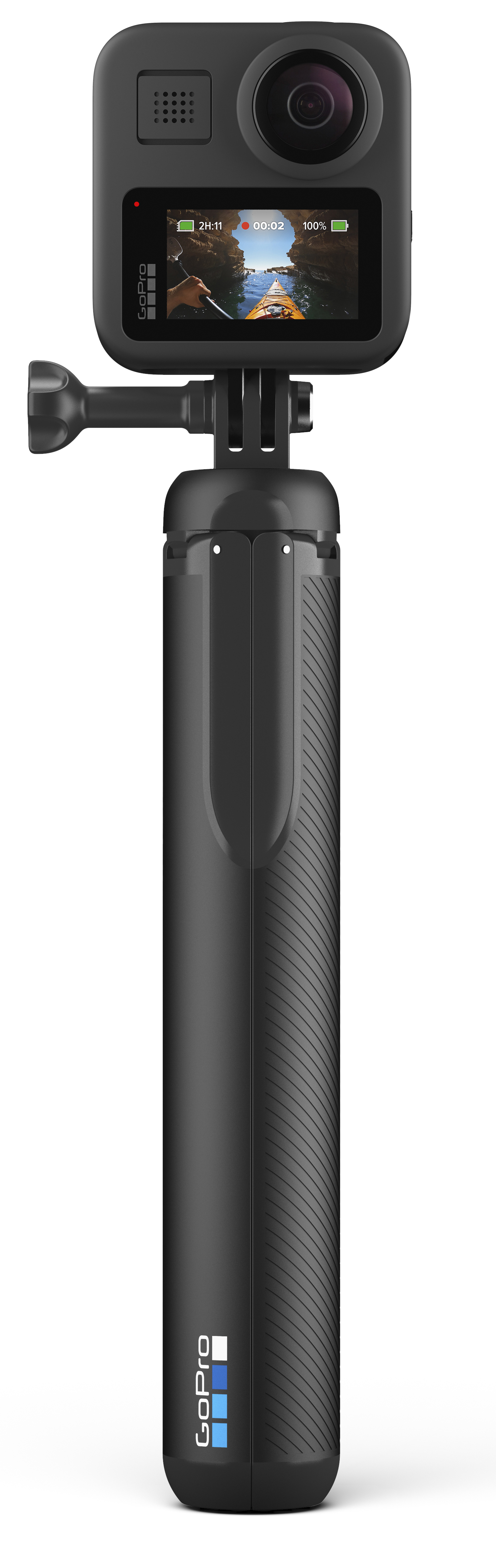 Een zwarte GoPro Max camera met een lange handgreep, met een rivierlandschap op het scherm.