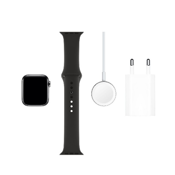 Apple Watch con correa negra, cargador y adaptador de corriente.