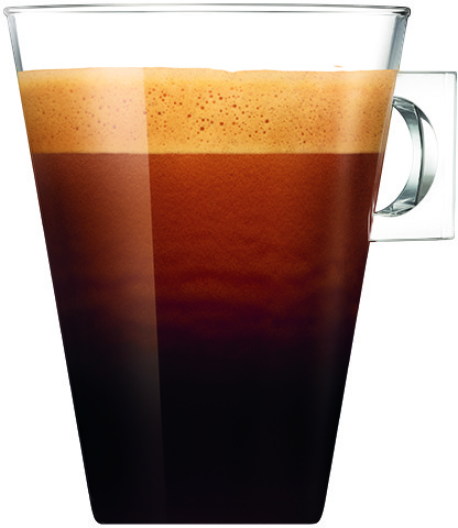 Une tasse en verre transparente remplie de café en couches, montrant des nuances de brun.