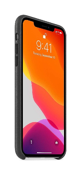 iPhone 11 en una funda negra. La pantalla muestra la hora y un fondo de pantalla colorido.