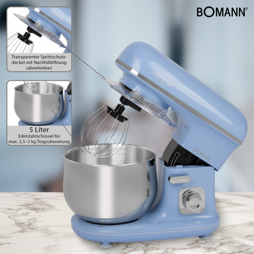 Hellblauer Bomann Küchenmixer, zeigt Schüssel, Schneebesen und Spritzschutz.