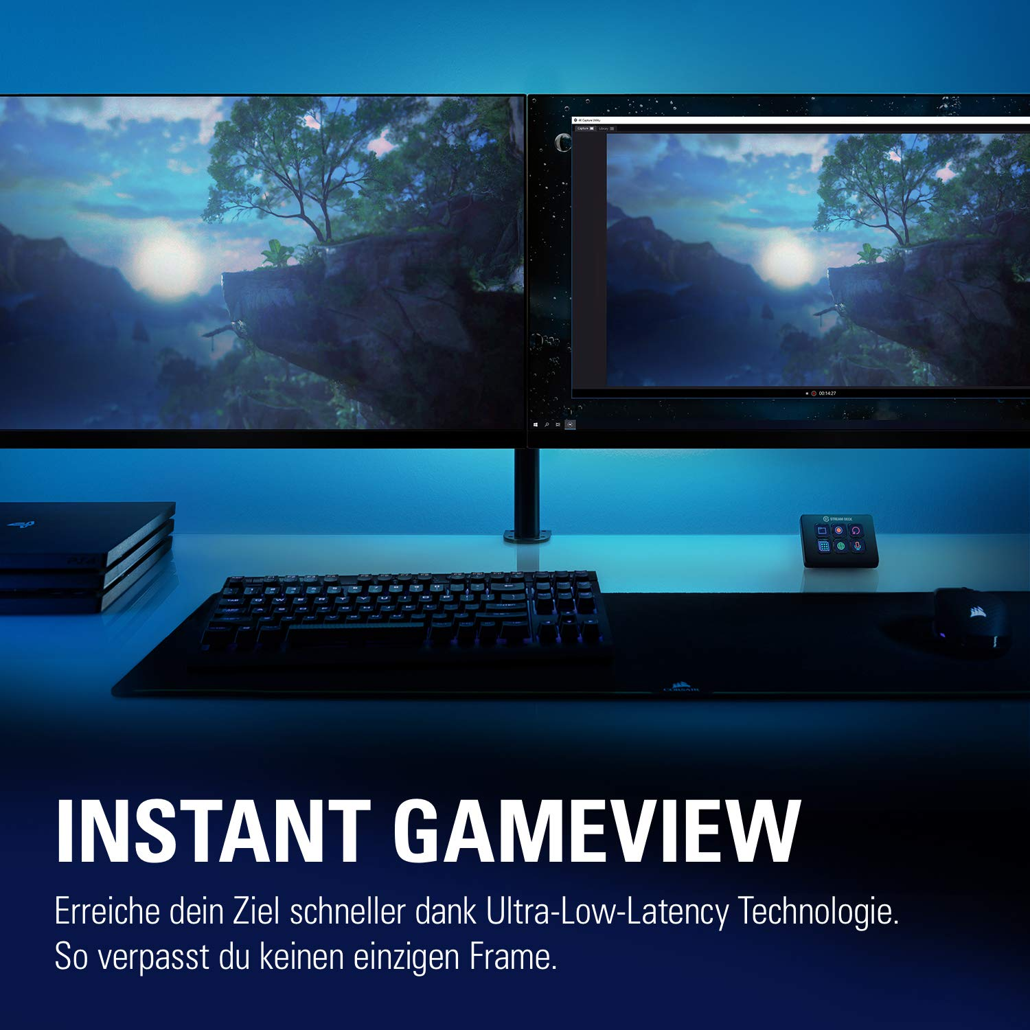 Setup mit zwei Monitoren, die ein Spiel zeigen. Tastatur und Maus auf dem Schreibtisch.