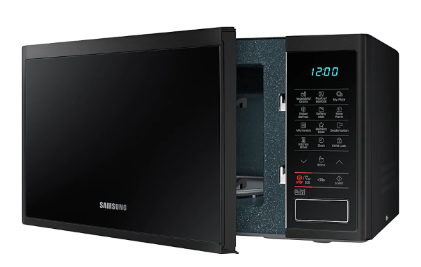 Siyah Samsung mikrodalga fırın, kapı açık. Kontrol paneli sağda. İç kısım görünür.