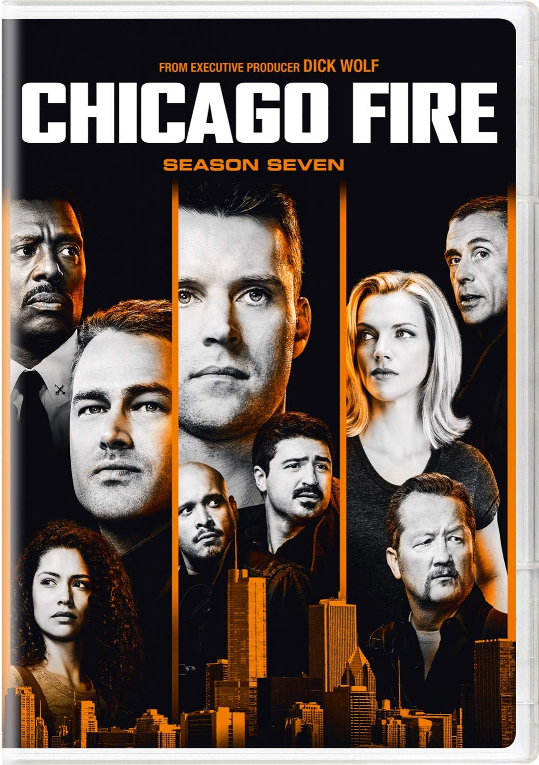 Couverture DVD de Chicago Fire Saison Sept, avec les visages de plusieurs acteurs.