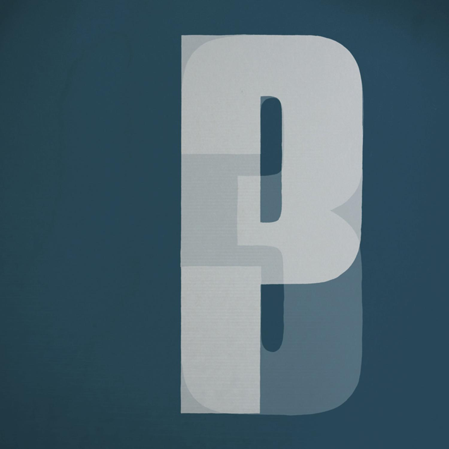 Ein blauer Hintergrund mit einem großen, sich überlappenden weißen Buchstaben 'P'.
